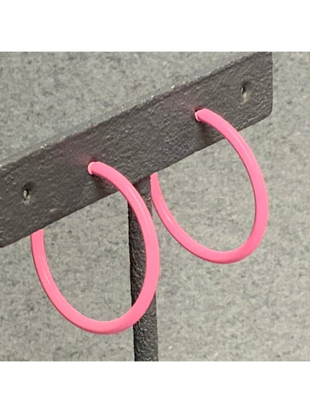 Skinny Round Hoop Earrings 1.25 In Pierced Pink Enamel Barbie Retro Vintage Soft